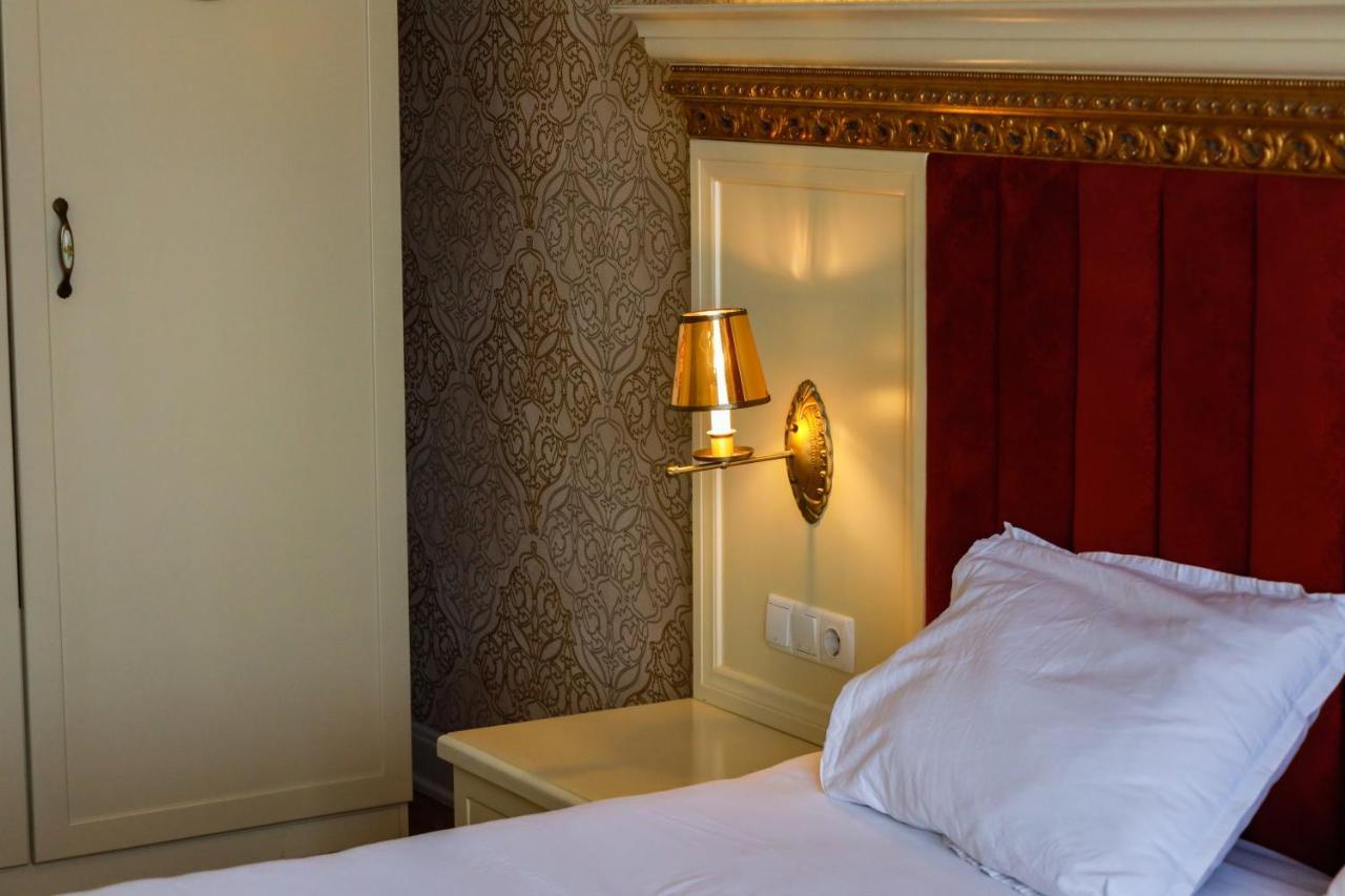 Nafron Hotel พริเซรน ภายนอก รูปภาพ