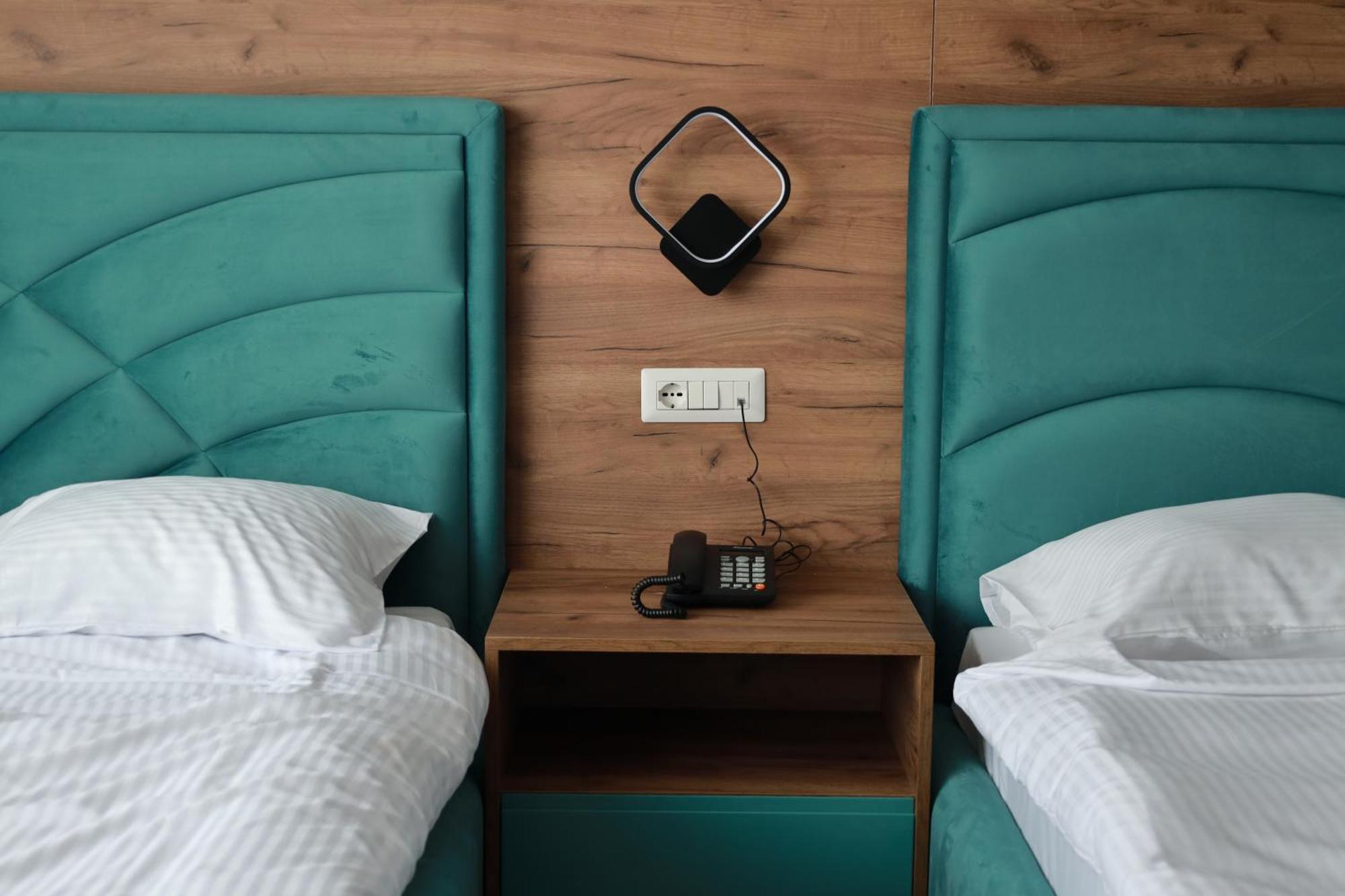 Nafron Hotel พริเซรน ภายนอก รูปภาพ