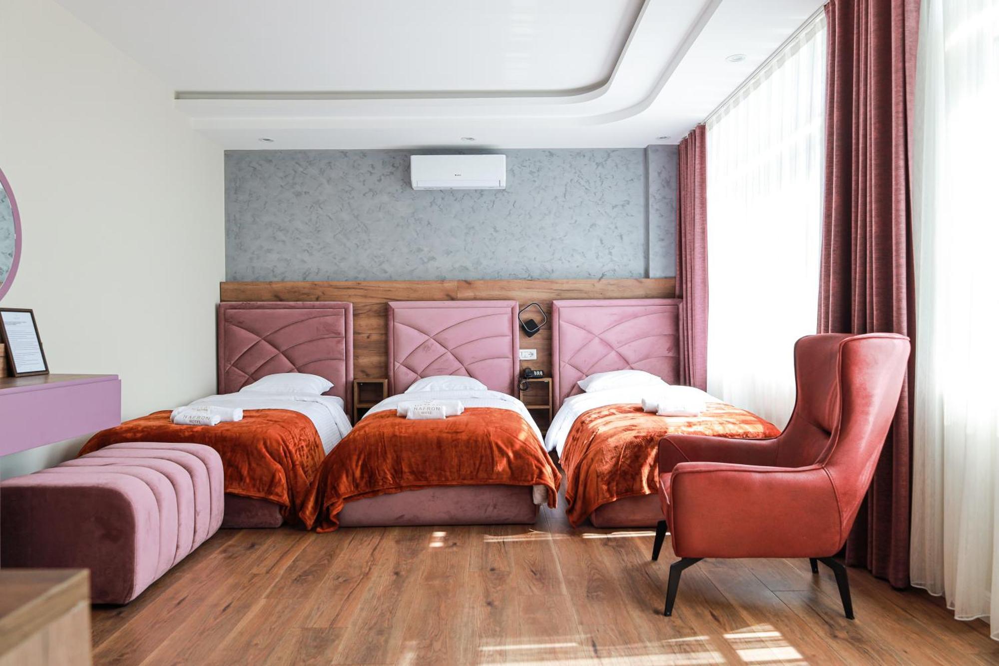 Nafron Hotel พริเซรน ภายนอก รูปภาพ