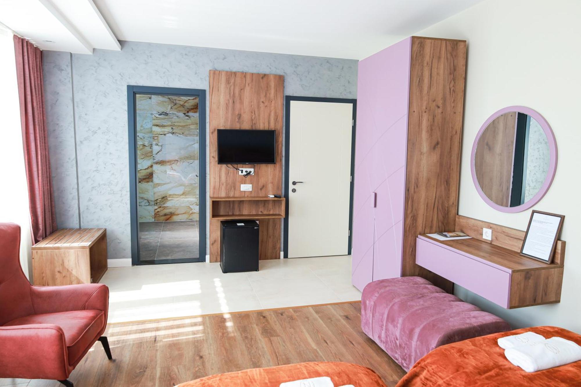 Nafron Hotel พริเซรน ภายนอก รูปภาพ