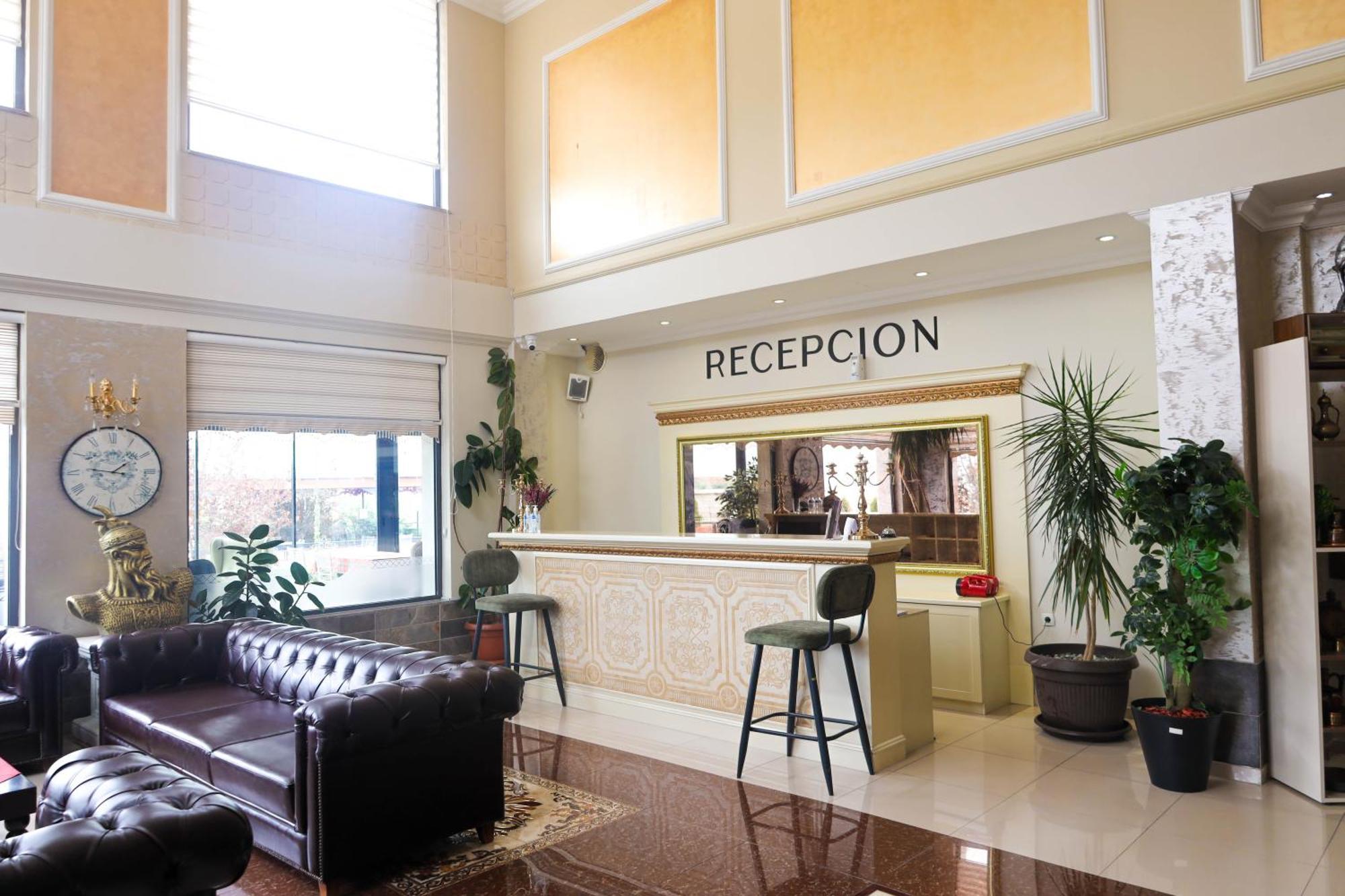 Nafron Hotel พริเซรน ภายนอก รูปภาพ