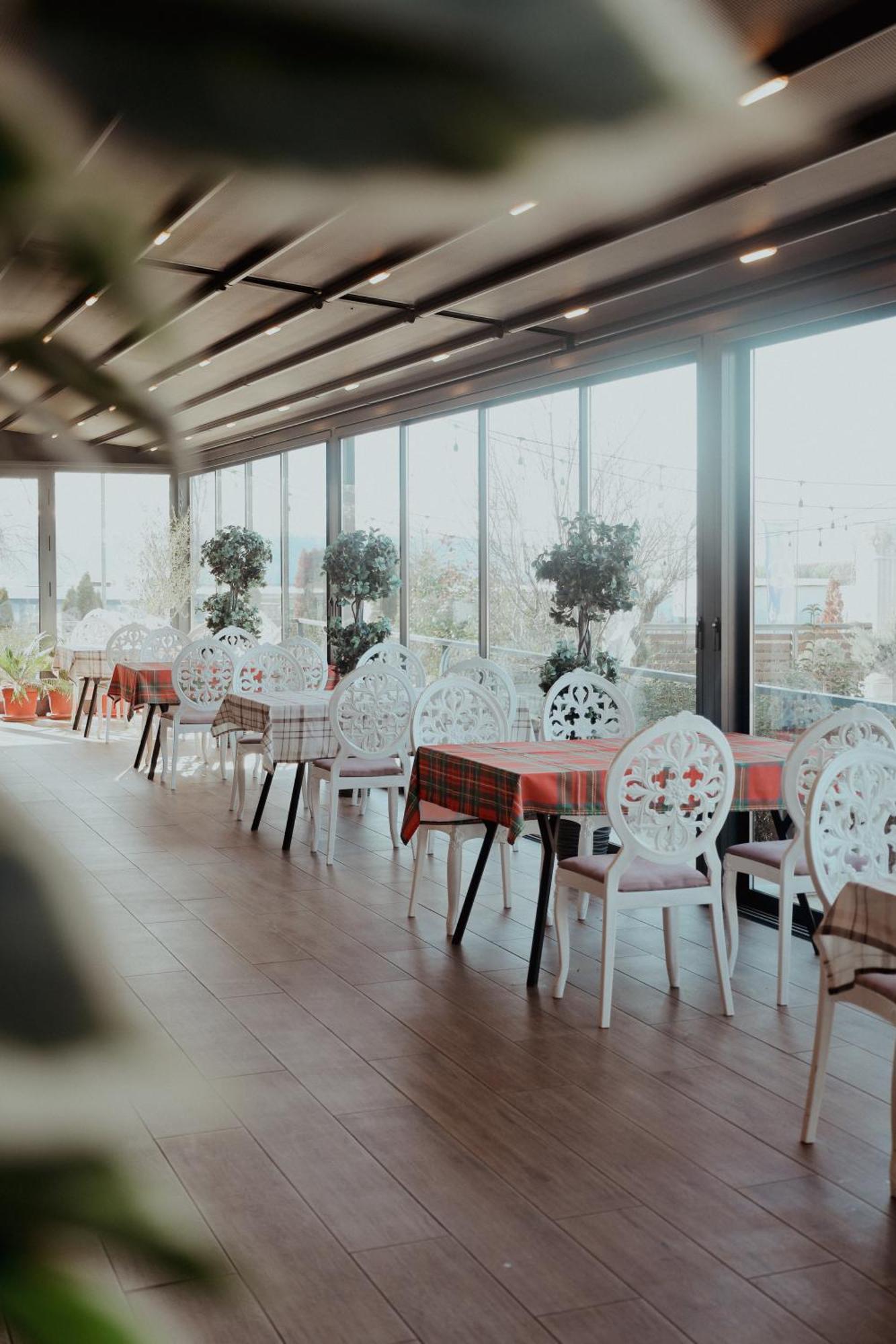 Nafron Hotel พริเซรน ภายนอก รูปภาพ
